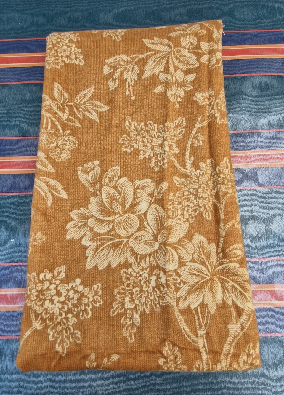 Lot of 4 Upholstery Fabric Remnants Partial Cuts Home Decor Sewing Craft New - Picture 2 of 13